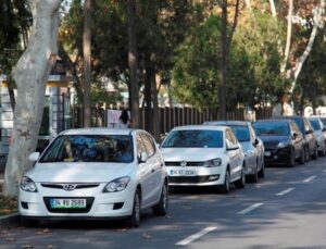 ​İstanbul’daki yol üstü parklanmalar için düzenleme geliyor