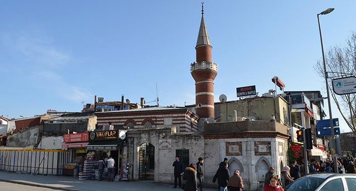 Üsküdar’daki Selman Ağa Camisi görünür hale geliyor