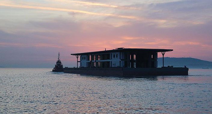 Karaköy’ün akıllı, yüzer ve yeni iskelesi Tuzla’dan yola çıktı