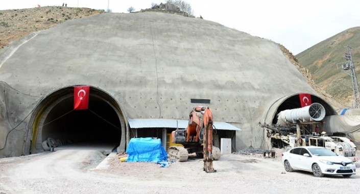 Eğribel Tüneli’nde çıkışa 140 metre kaldı