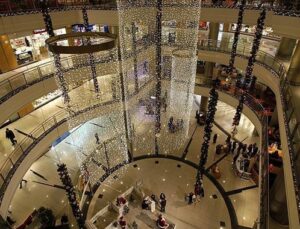 Günlük kurda direten AVM’ler perakendecinin belini büktü