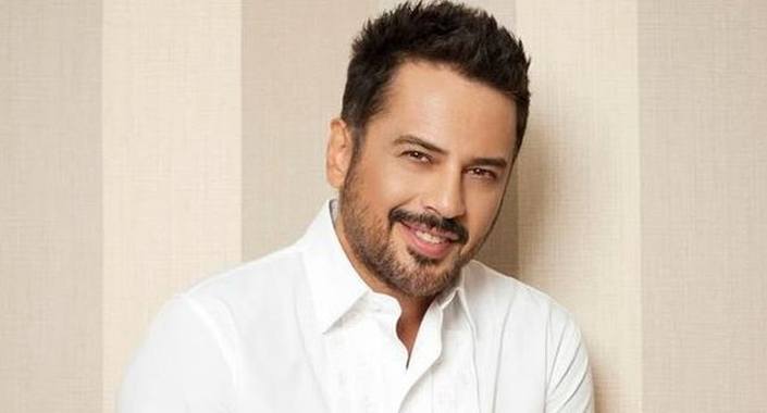 Emre Altuğ Çeşme’de gazino açıyor