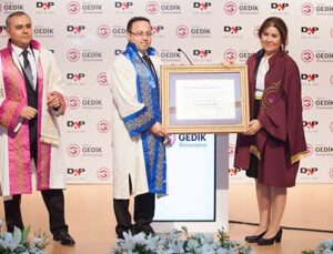 Gedik Üniversitesi’nden Ziya Yılmaz’a Fahri Doktora unvanı