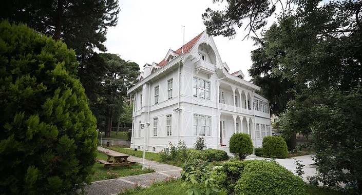 Atatürk Evi Müzesi’nin tapusu sergileniyor