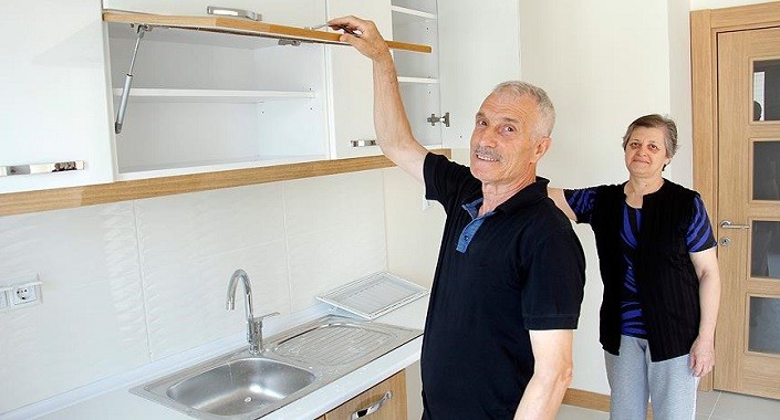 Emekliler dört gözle evlerini bekliyor