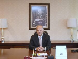 Ulaştırma Bakanı Turhan’dan projeleri hızlandırın talimatı