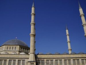 Turizmin başkenti Antalya’ya 15 bin kişilik cami