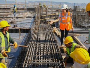 İzmir Bayraklı Entegre Sağlık Kampüsü’ne kadın eli değdi