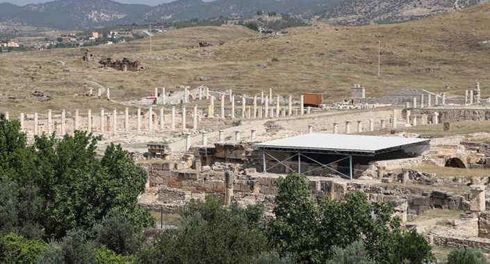 Denizli Buldan’da 2 bin yıllık mozaikli villa bulundu