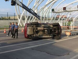 Avrasya Tüneli girişinde kaza, 3 gişe trafiğe kapatıldı