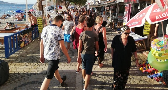 Avşa Adası’nda turist sayısı nüfusun 40 katını aştı