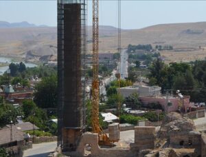 Hasankeyf’teki Sultan Süleyman Camisi’nin minaresi taşınıyor