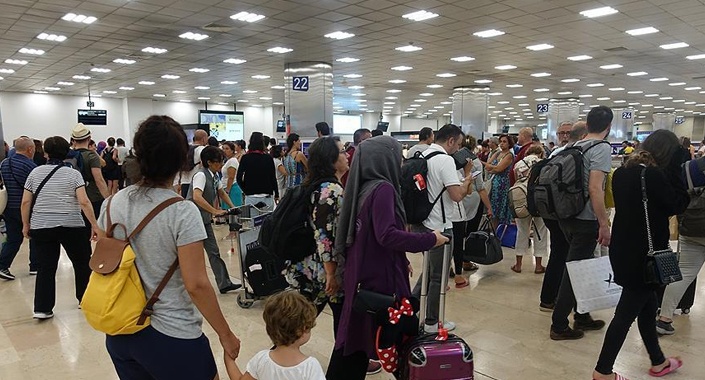 Atatürk Havalimanı’nda dönüş yoğunluğu