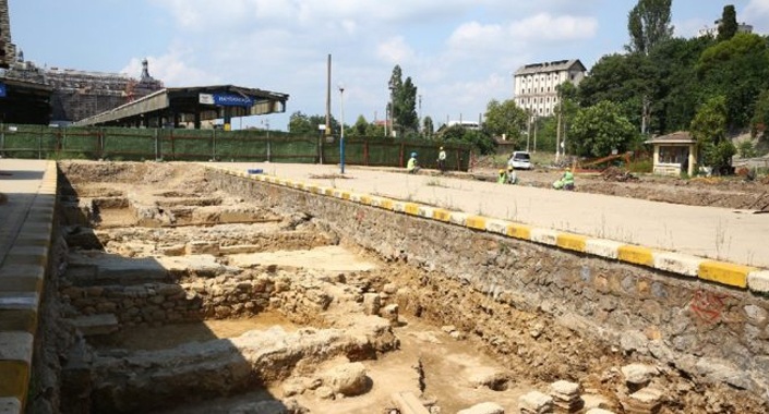 Kadıköy’de rayların altından tarih çıktı