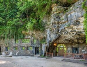 Dünyanın en lüks mağarası Beckham Creek satışa çıktı