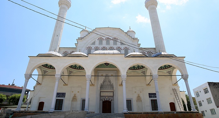 Taş Camii açılış için gün sayıyor