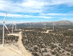 Akfen Enerji, 13 rüzgar ve güneş enerjisi santrali kuruyor