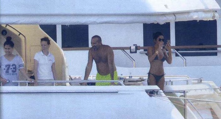 Erkut Soyak ve Ayşe San Bodrum’da teknede tatil yaptı