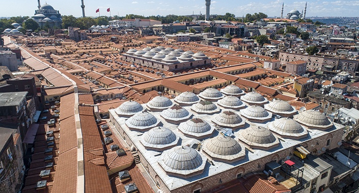Kapalıçarşı 557 yıldır cazibesini koruyor