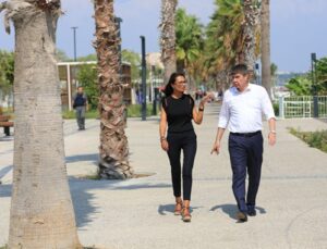 Başkan Menderes Türel: Konyaaltı Miami’den güzel oldu