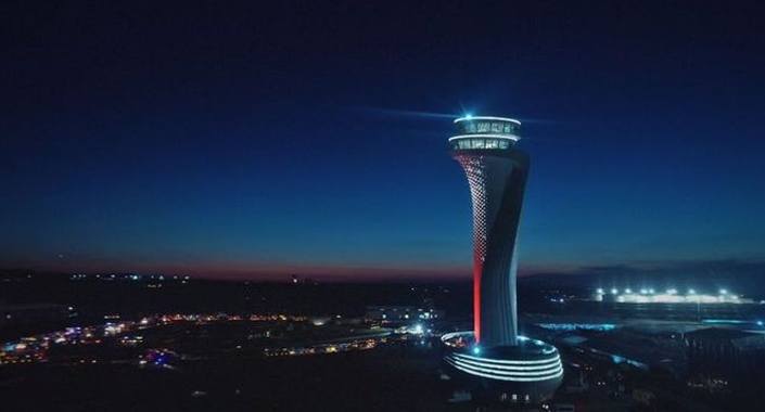 İstanbul 3. Havalimanı’nın kontrol kulesi ışık saçtı