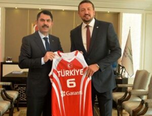 Hidayet Türkoğlu’ndan Bakan Kurum’a ziyaret