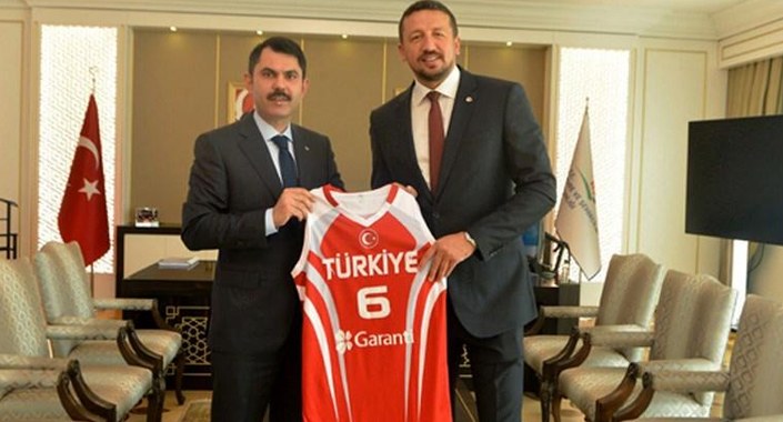 Hidayet Türkoğlu’ndan Bakan Kurum’a ziyaret