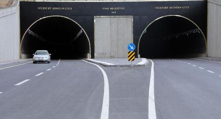 Sivas’ta trafiği rahatlatacak Mevlana Tüneli açıldı