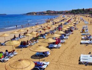 Bakan Ersoy: Bu yıl halk plajları ihalesi yapacağız