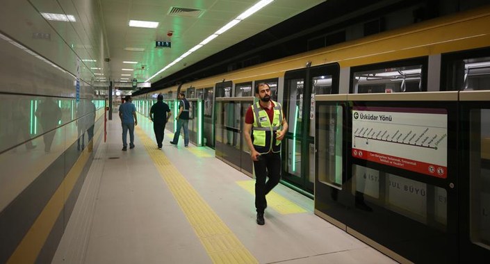 Üsküdar-Çekmeköy metrosu ilk günde 179 bin 612 yolcu taşıdı