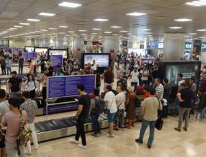 Hava yolu yolcu sayısı 10 ayda 183 milyona yaklaştı