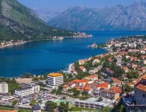 Karadağ 2 bin yabancı yatırımcıya vatandaşlık verecek