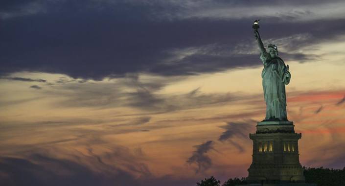 New York Özgürlük Heykeli meşalesi müzeye taşındı