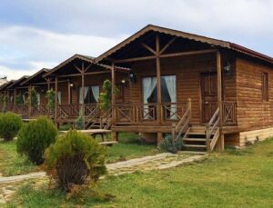 20 yıllık işini bırakıp tatil köyü kurdu