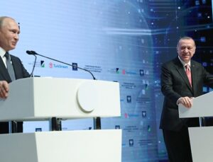 Dünyanın en büyük inşaat gemisi vatandaşların ilgisini çekti