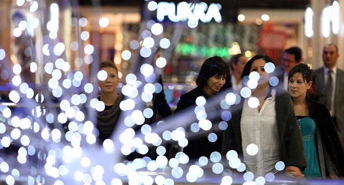 Yılbaşı alışverişinde AVM’ler doldu taştı