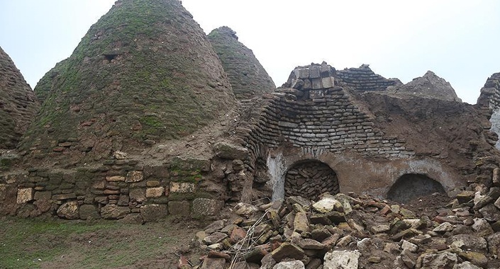 Harran’daki şiddetli yağış 250 yıllık kümbet evlerini etkiledi