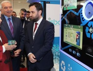 Bakanlık binasından Sıfır Atık’a 200 tonluk katkı