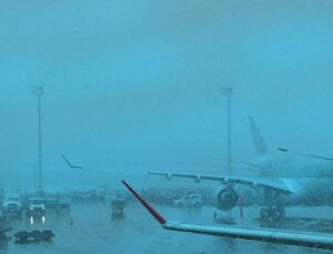 İstanbul’da hava trafiğine kar engeli