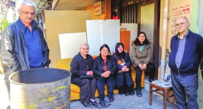Bahçelievler’de binası mühürlenen 80 aile sokakta kaldı