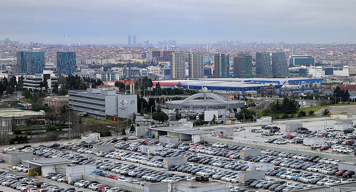 Atatürk Havalimanı’nda bırakılan araçlar sahiplerini bekliyor