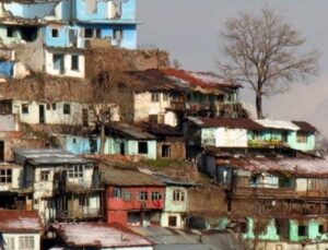 Anayasa Mahkemesi 24 yıllık gecekondunun yıkımını haksız buldu