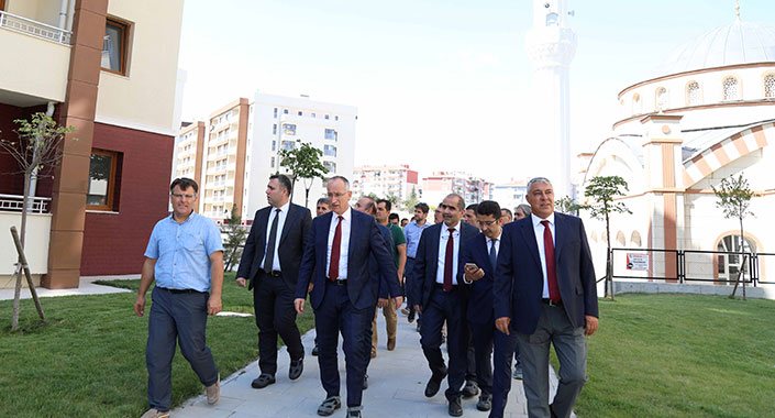 TOKİ Başkanı Bulut, Ankara şantiyelerini inceledi