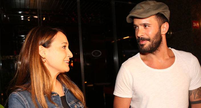 Gupse Özay ile Barış Arduç çifti evlerinden taşınıyor