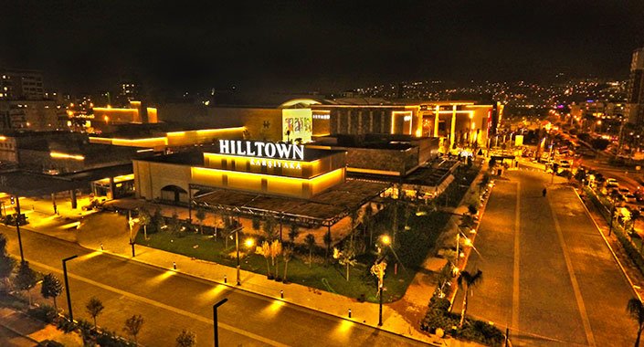 İzmir’deki Hilltown Karşıyaka AVM açıldı