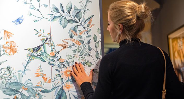 Shiro Bloom floral zarafeti ile ‘TomTom Kırmızı’da