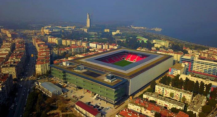 Gürsel Aksel Stadyumu yapılan hizmetine girdi