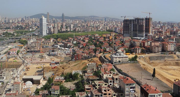 Fikirtepe’de boşaltılan binalarda yaşam devam ediyor