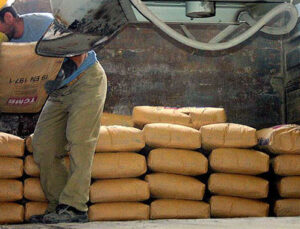 Çimento üretimi geçen yıla oranla yüzde 21 düştü