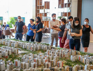 Bankalar ve tapu daireleri konut satışlarını bitiremiyor